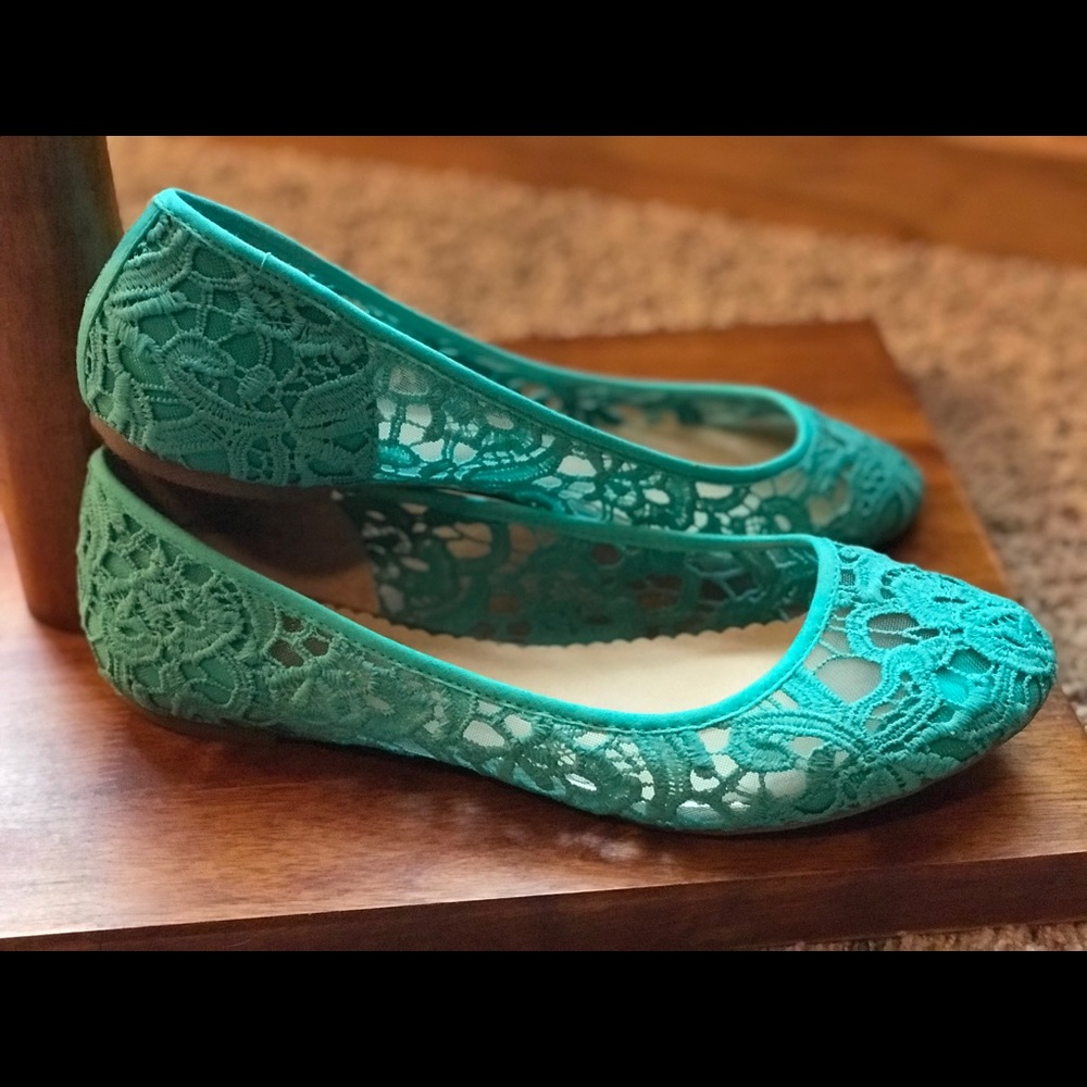 Crown & Ivy Turquoise Crocheted Lace Flats